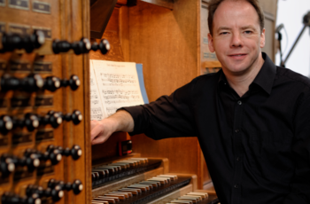 Organ player, David Goode